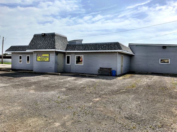 220 North Historic Old Route 66, Litchfield, IL 62056